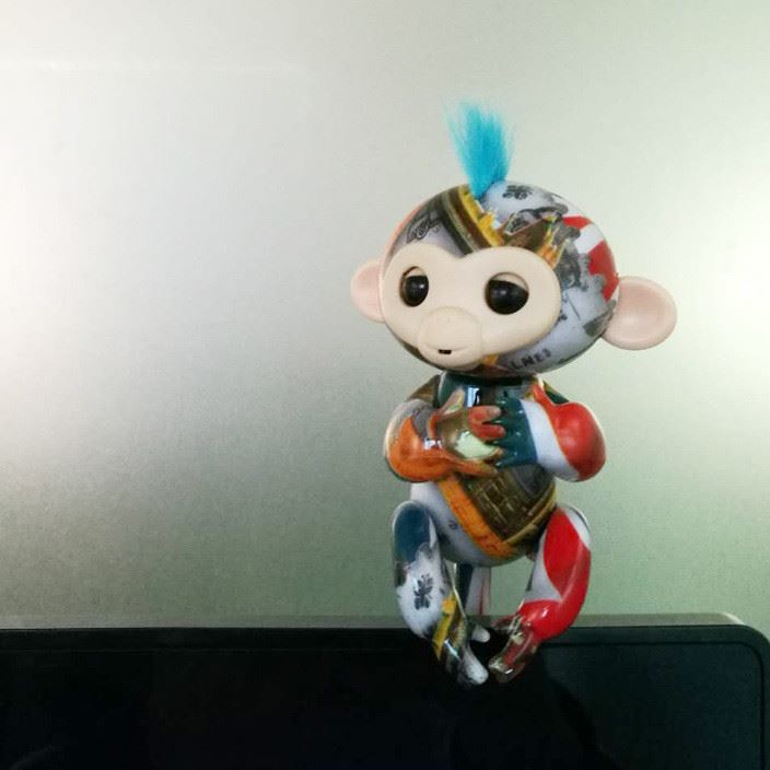 fingerlings指尖猴子迷彩手指猴智能感应触摸互动玩具厂家现货