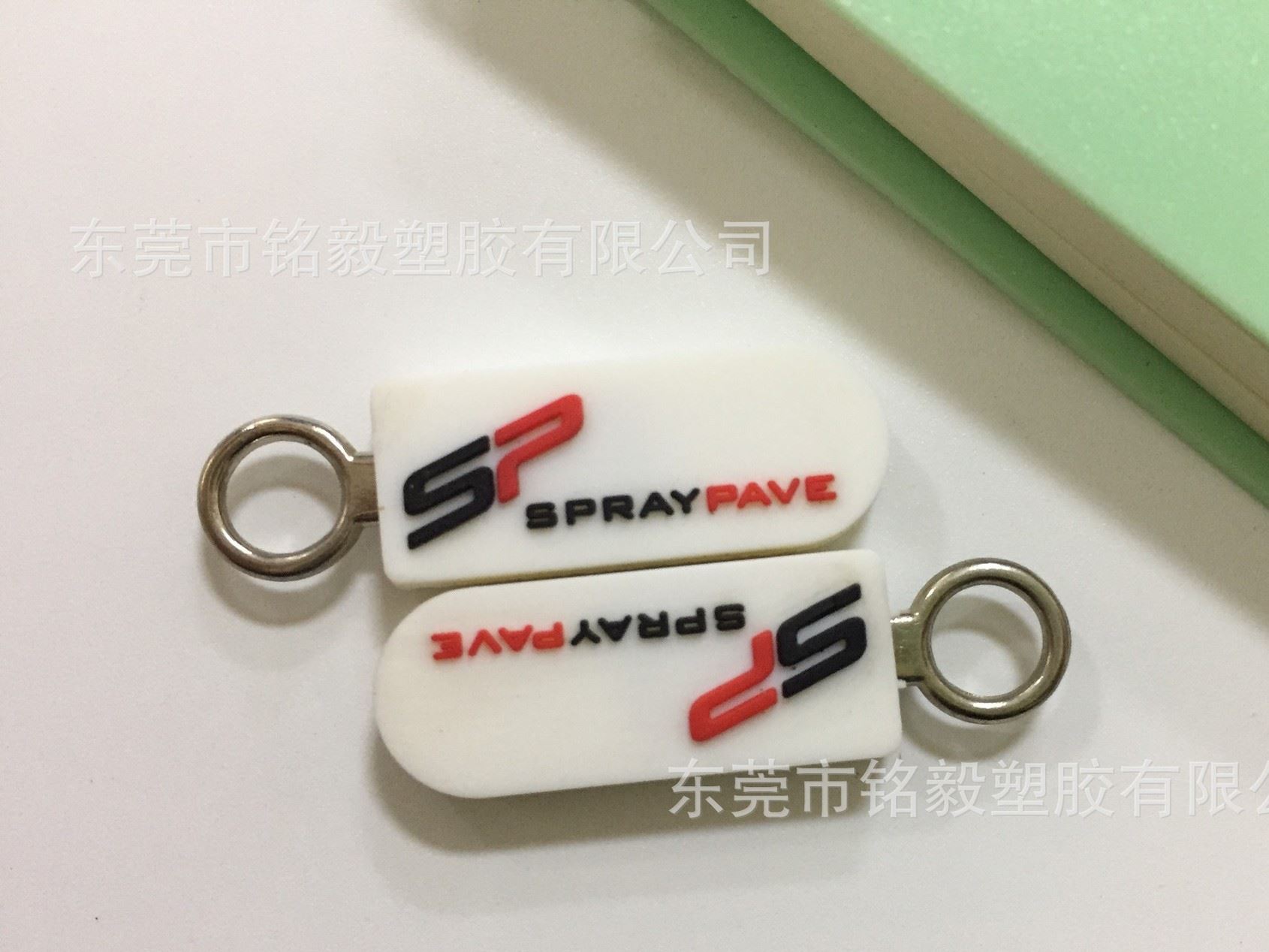 PVC软胶滴胶品牌LOGO BAG PULLER　订做箱包拉头  拉链头环保